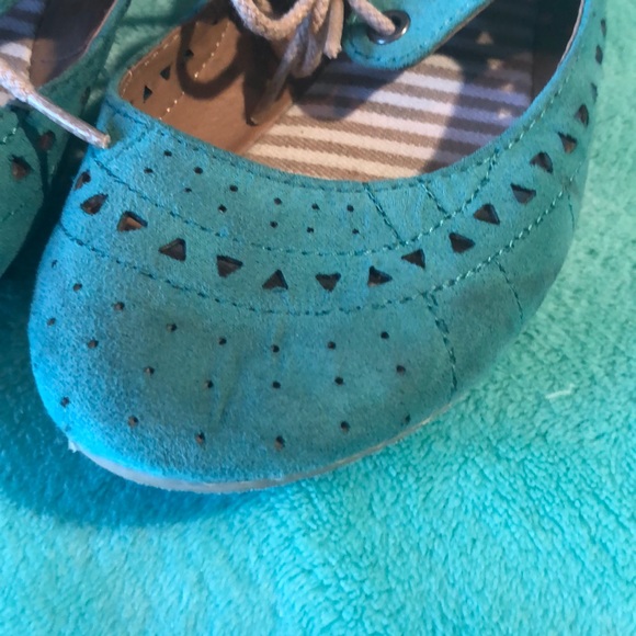 MOSSIMO SUPPLY CO FLATS - Picture 3 of 8